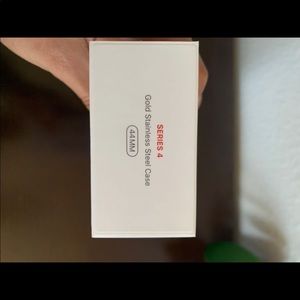 Series4(GPS/Cellular)Gold Stainless Steel